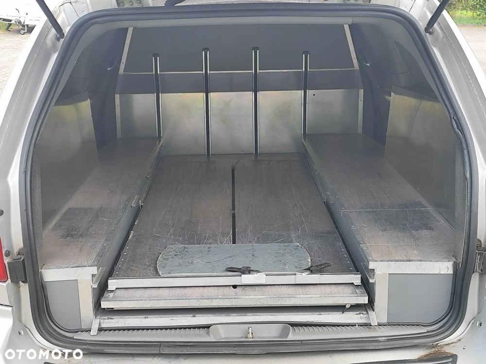 Chrysler Grand Voyager - 16
