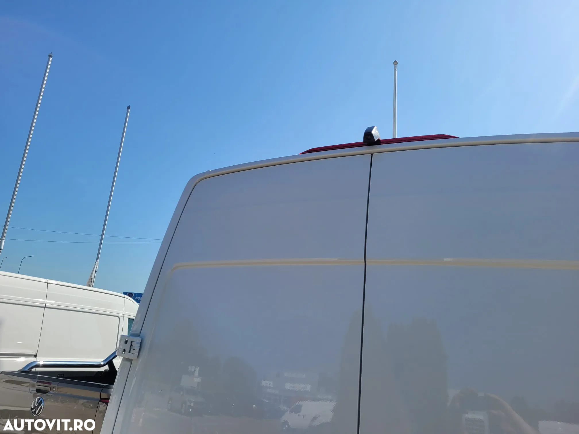 Volkswagen Crafter 35 Furgon L4H3 140CP M6 - 9