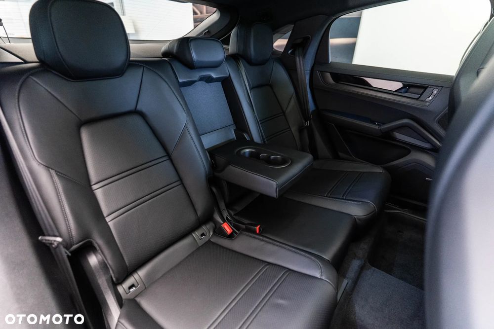 Porsche Cayenne Black Edition - 16