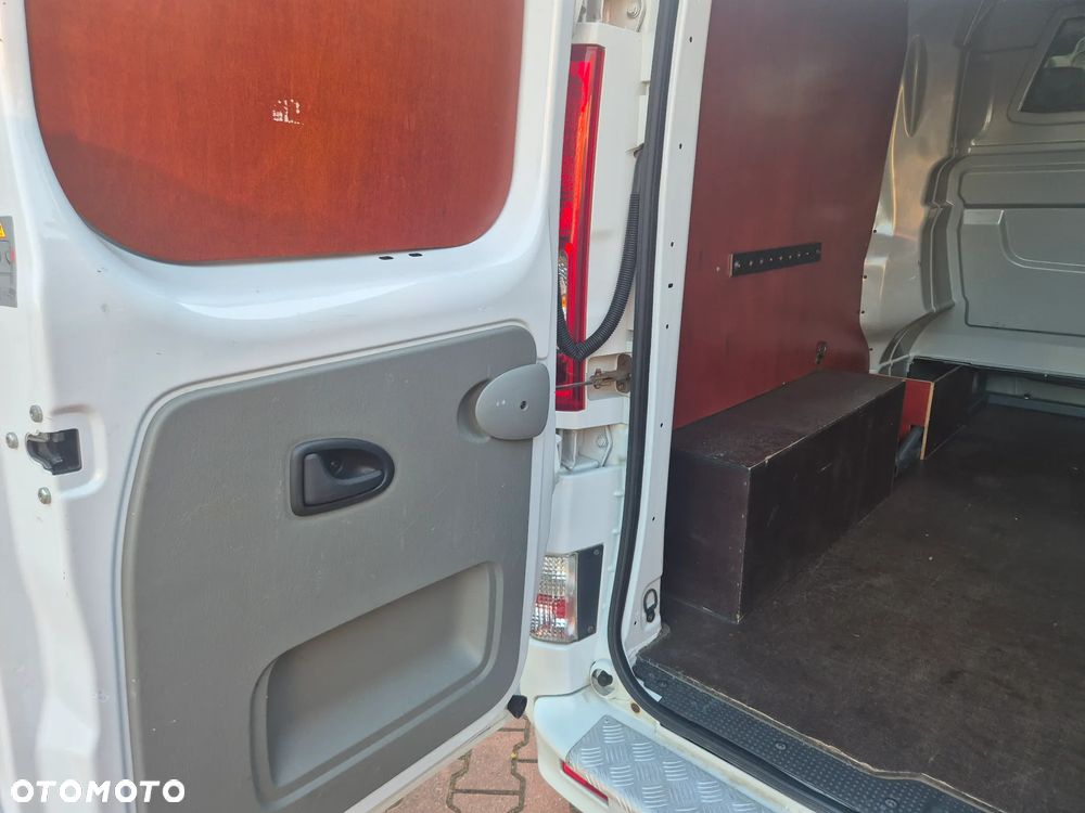 Renault Vivaro - 13