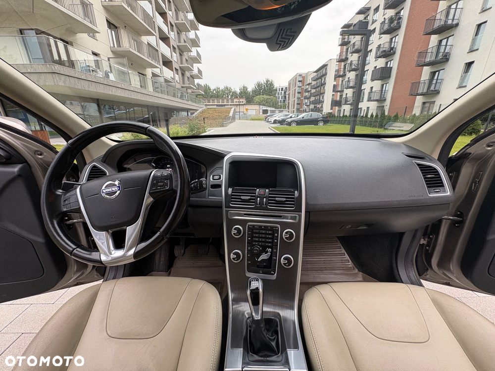 Volvo XC 60 D3 Drive-E Momentum - 19