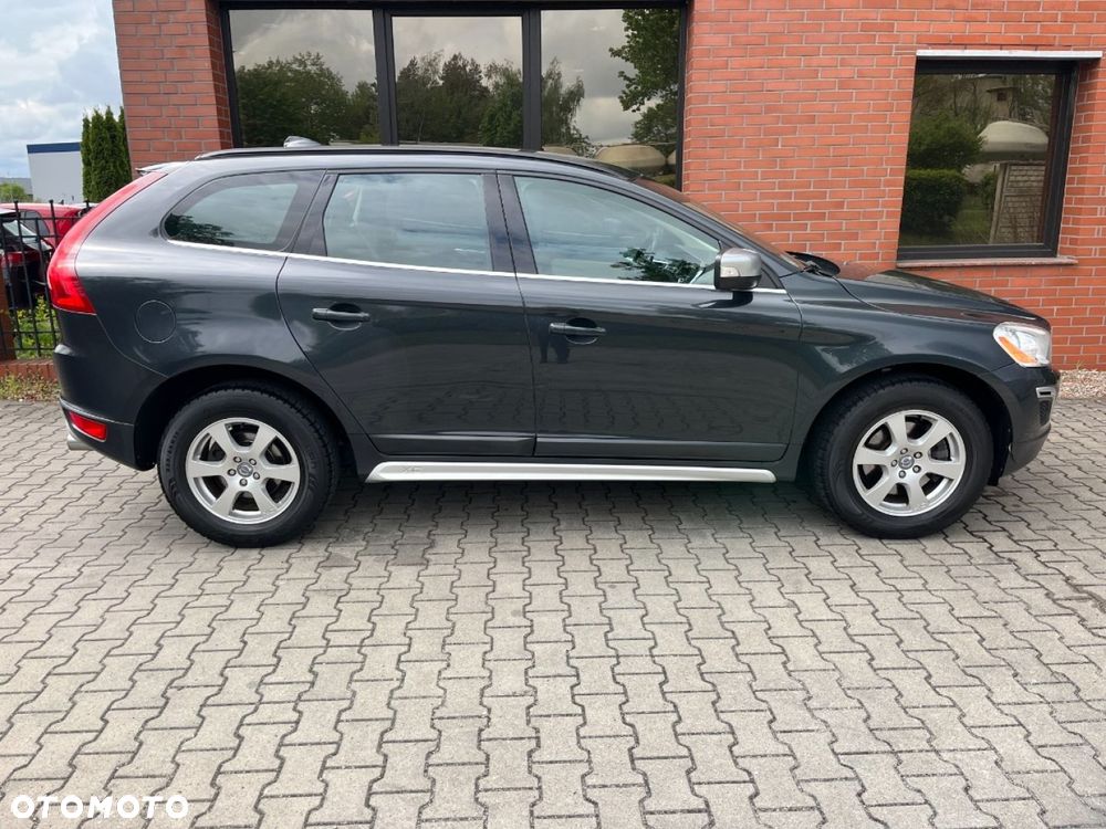 Volvo XC 60 2.4D AWD RDesign - 24