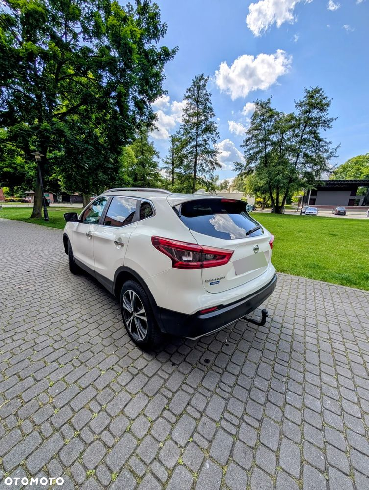 Nissan Qashqai 1.3 DIG-T N-Connecta DCT - 22