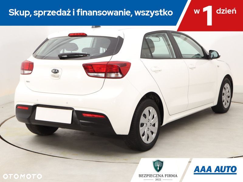 Kia Rio - 7