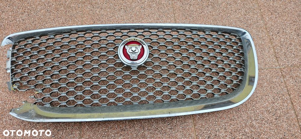 Jaguar XJ 351 LIFT 2015-2019 Atrapa zderzaka przedniego Grill Kratka środkowa znaczek emblemat logo - 4