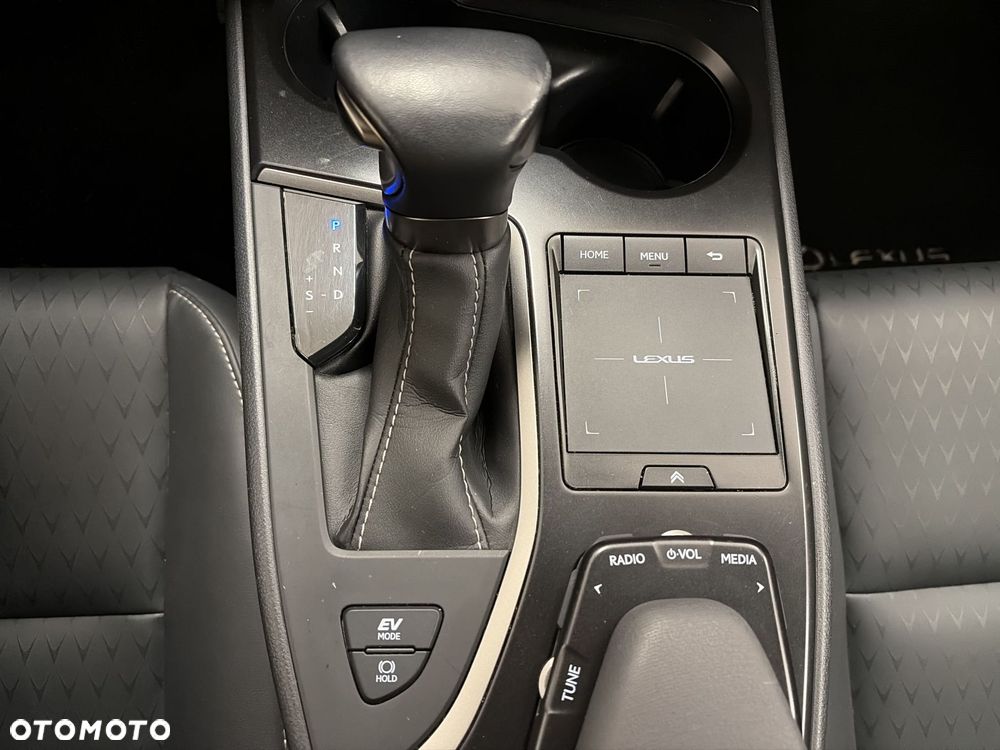 Lexus UX - 20