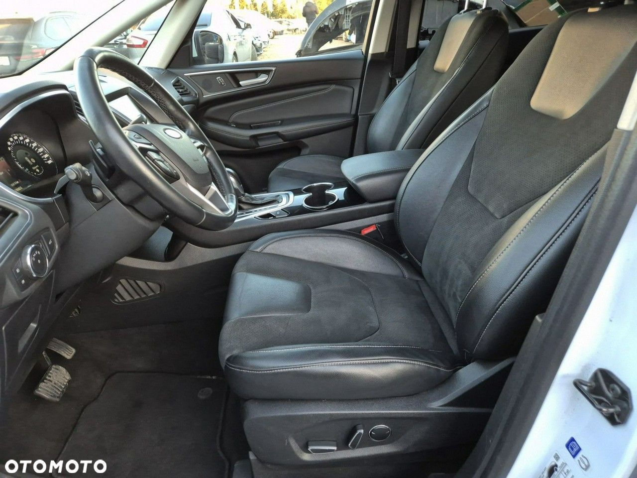 Ford S-Max - 10
