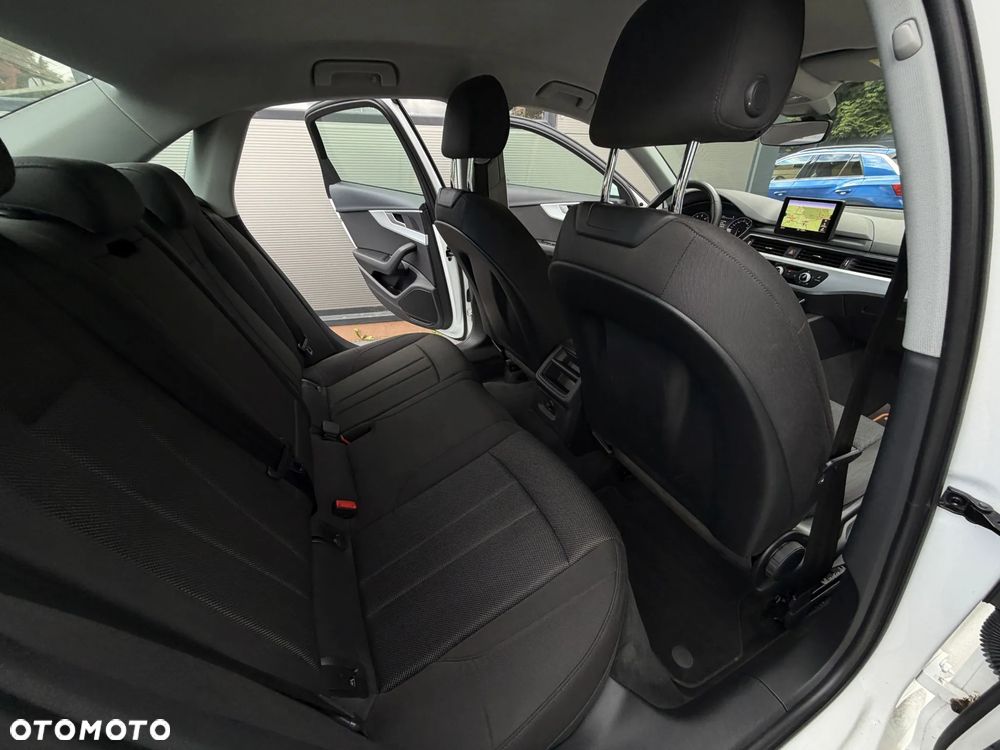 Audi A4 Limousine 2.0 TFSI ultra Sport - 17