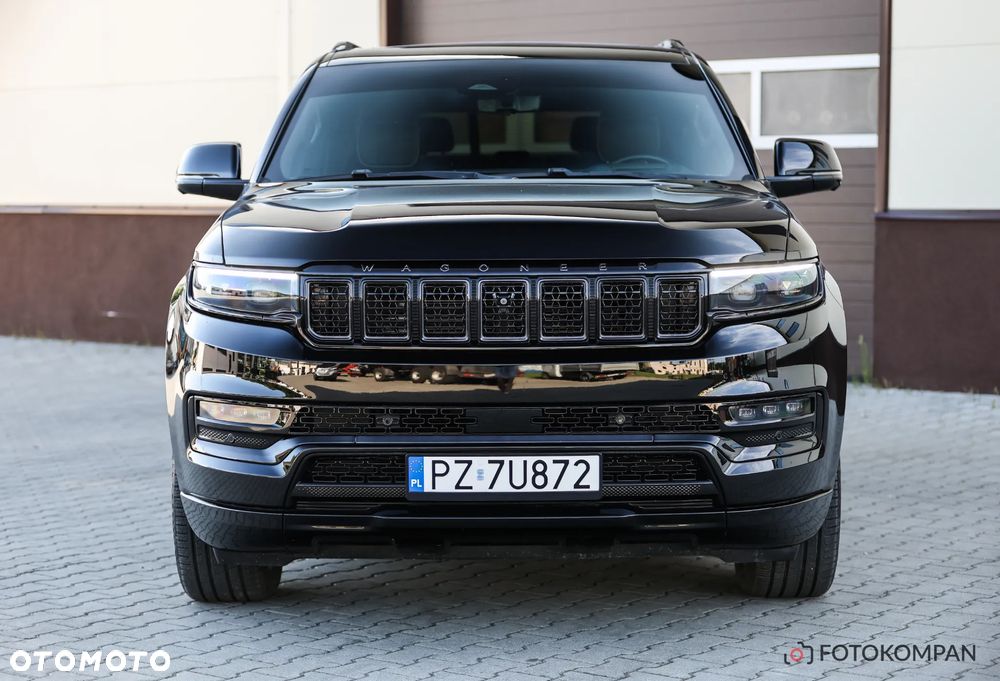 Jeep Grand Wagoneer - 7