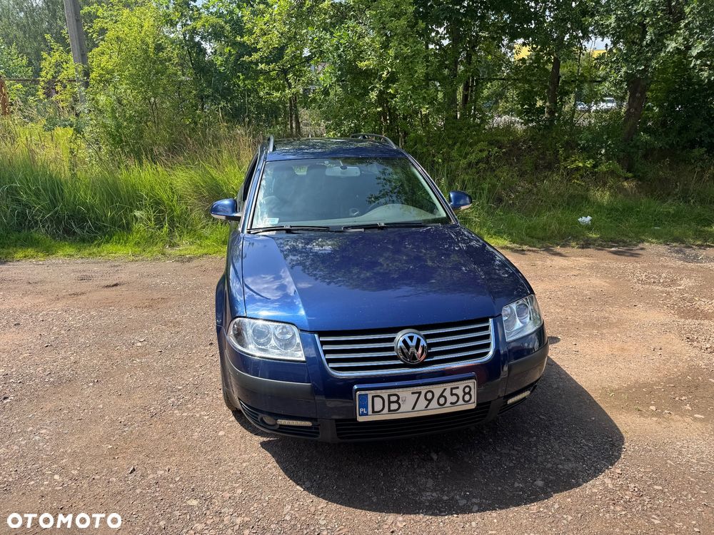 Volkswagen Passat - 1