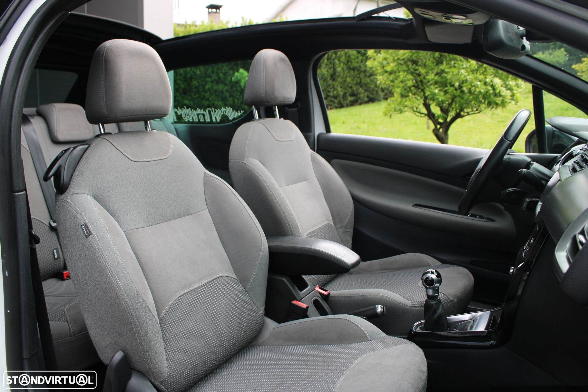 Citroën DS3 1.6 e-HDi So Chic - 25