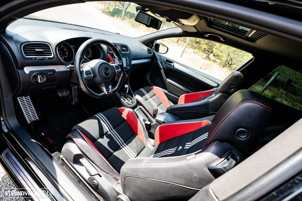 VW Golf 2.0 GTI DSG adidas - 33