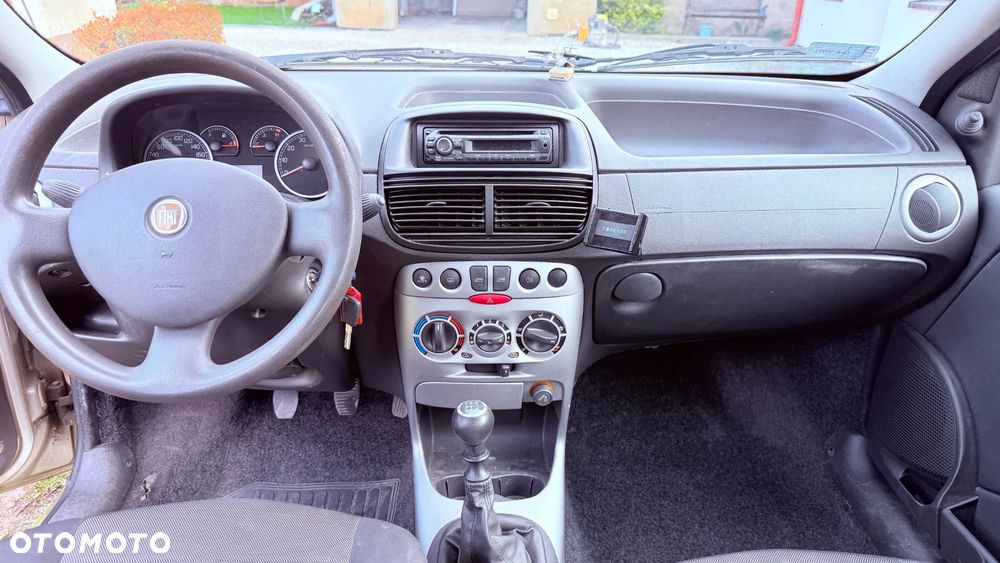 Fiat Punto 2009 photo 4