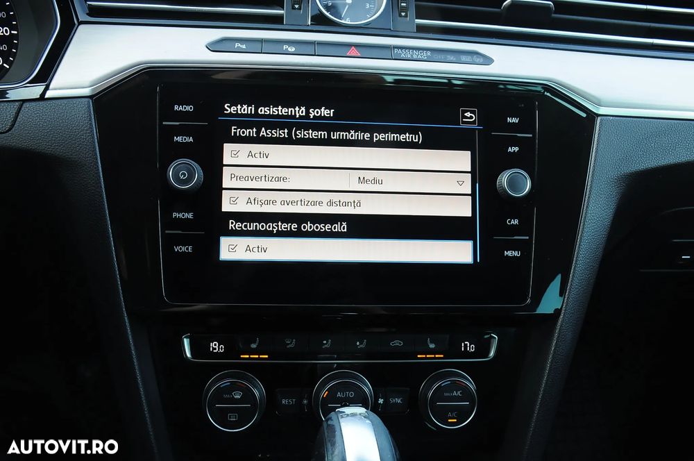 Volkswagen Passat 2.0 TDI DSG Highline - 18