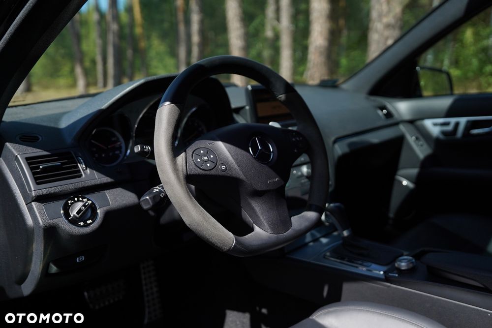 Mercedes-Benz Klasa C 63 AMG 7G-TRONIC SPORT EDITION - 11
