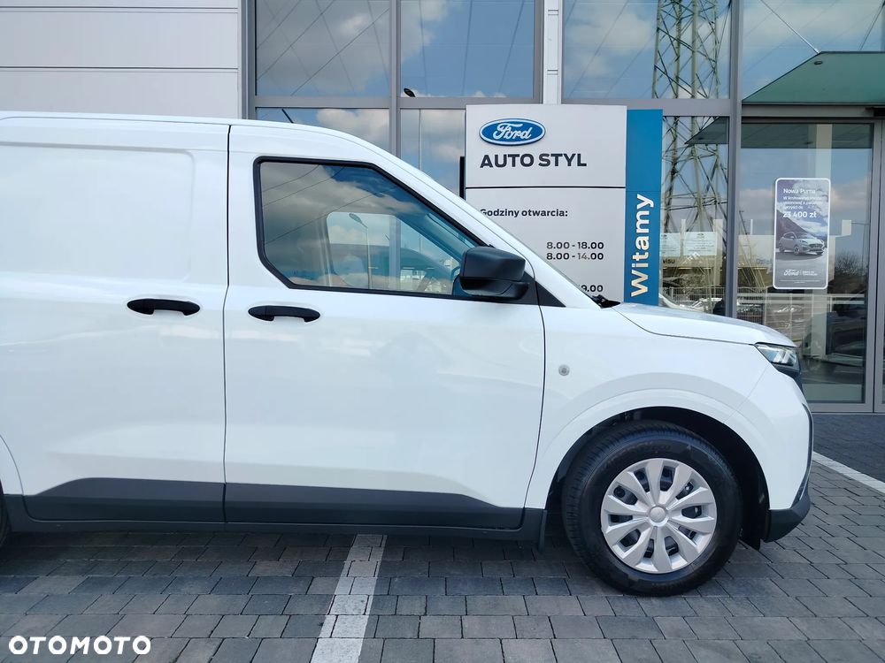 Ford Transit Courier - 27