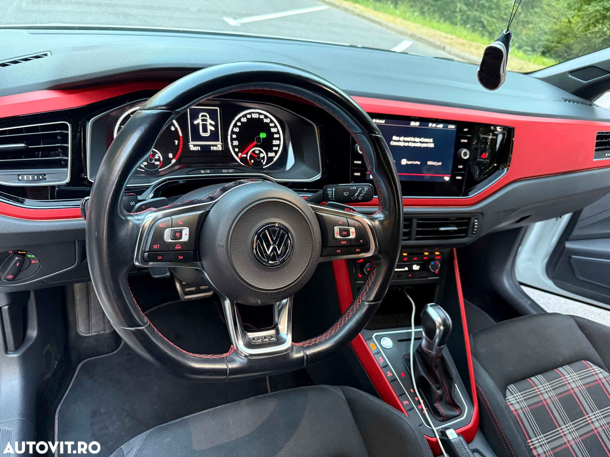 Volkswagen Polo 2.0 TSI DSG GTI - 2