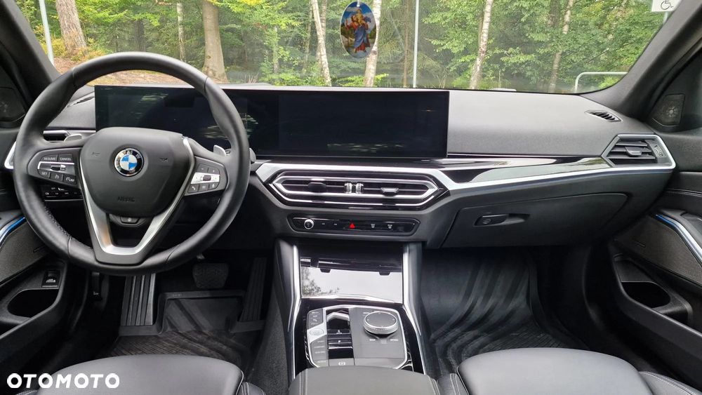 BMW Seria 3 330i Luxury Line - 15