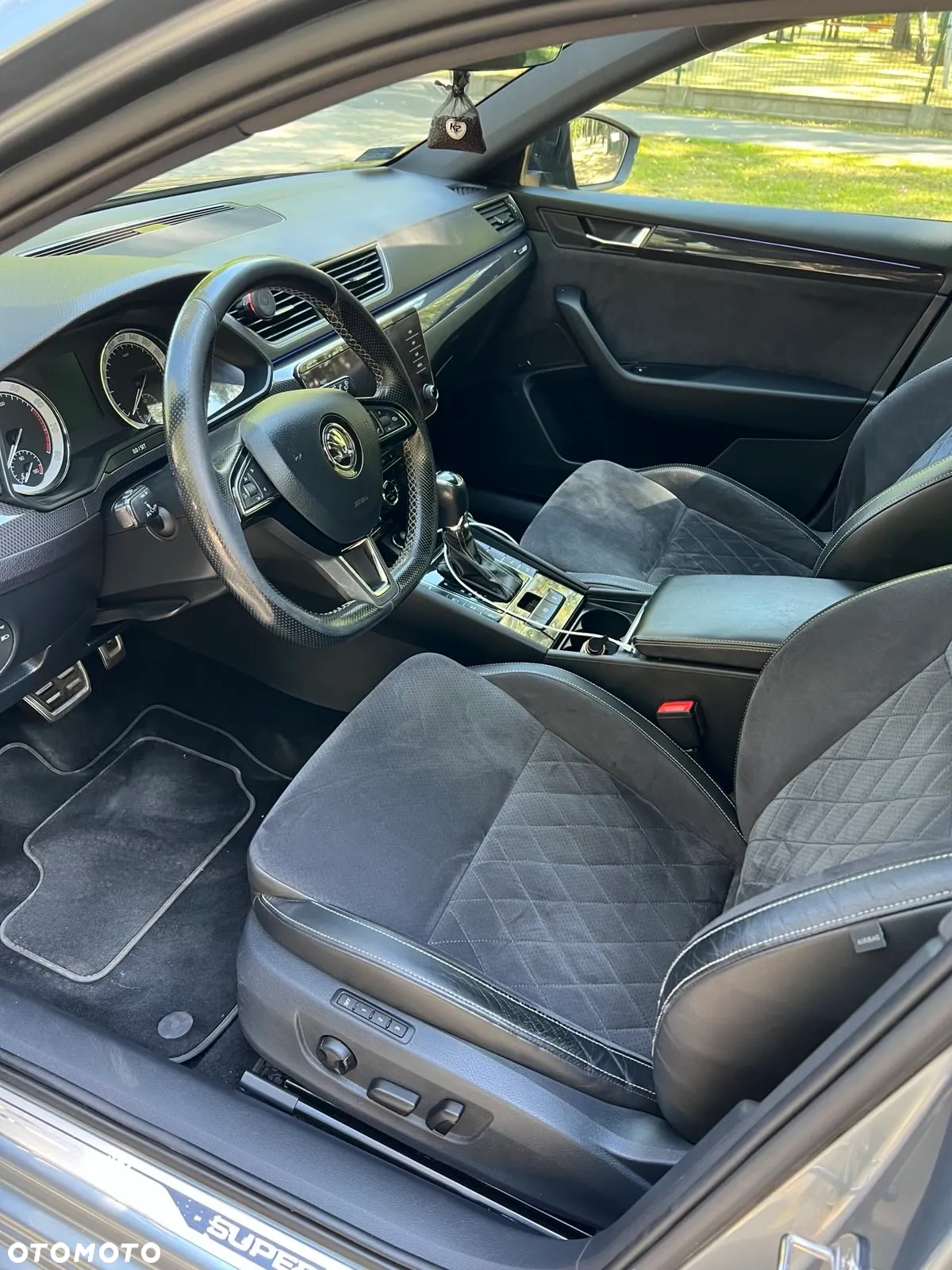 Skoda Superb 2.0 TSI Sportline DSG - 9