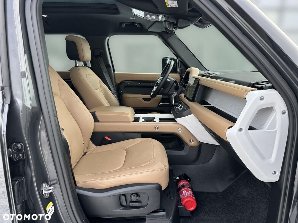 Land Rover Defender - 14