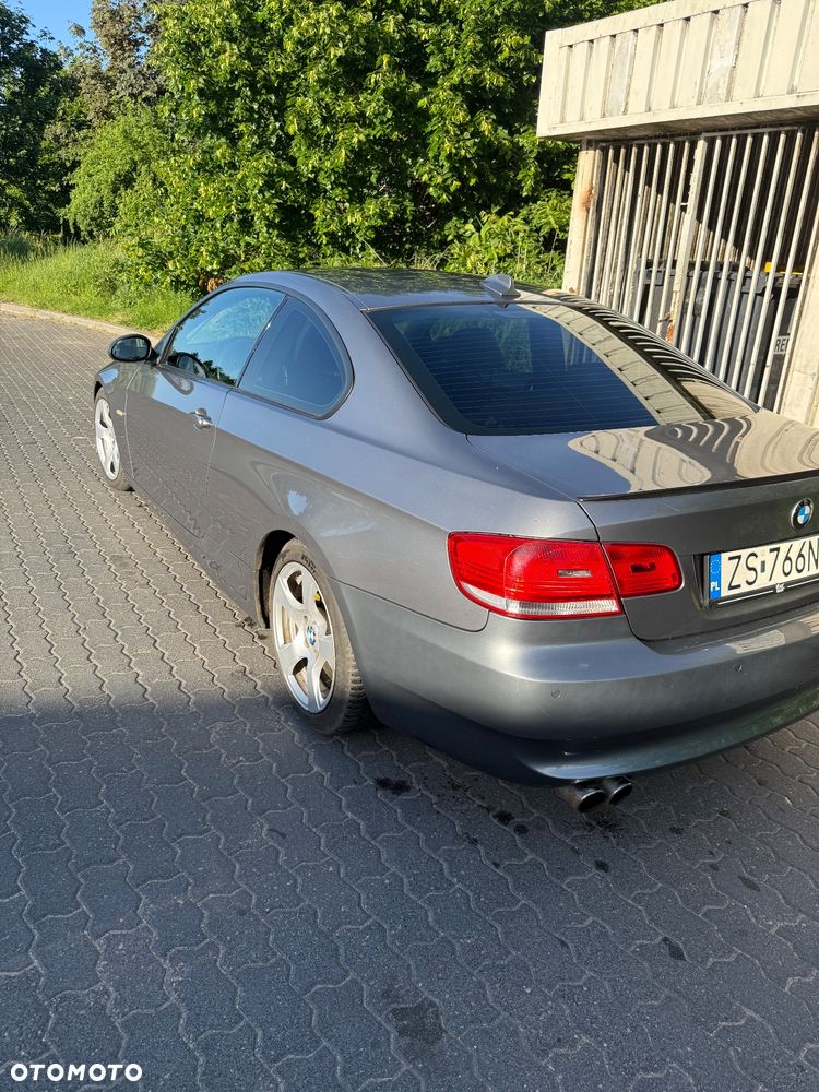 BMW Seria 3 325i - 3