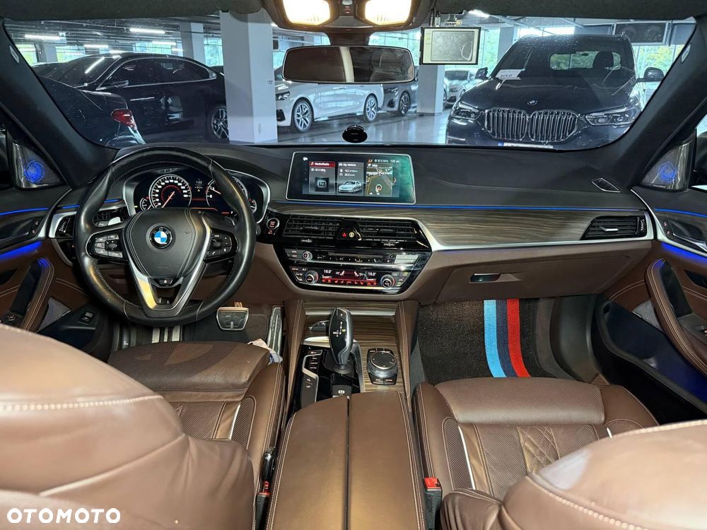 BMW Seria 5 530i Sport Line - 14