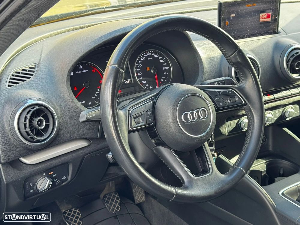 Audi A3 Sportback 1.6 TDI Advance - 11