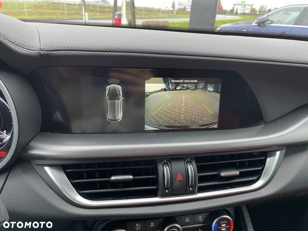 Alfa Romeo Stelvio - 15