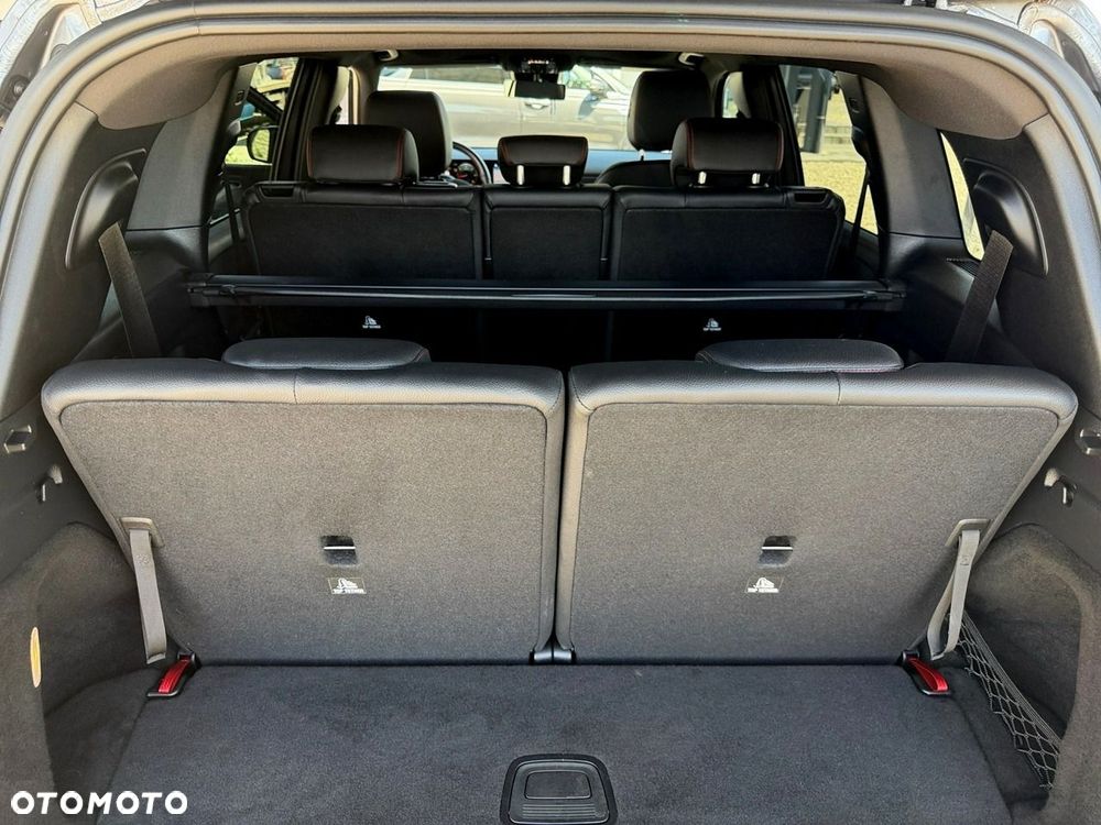 Mercedes-Benz GLB - 12
