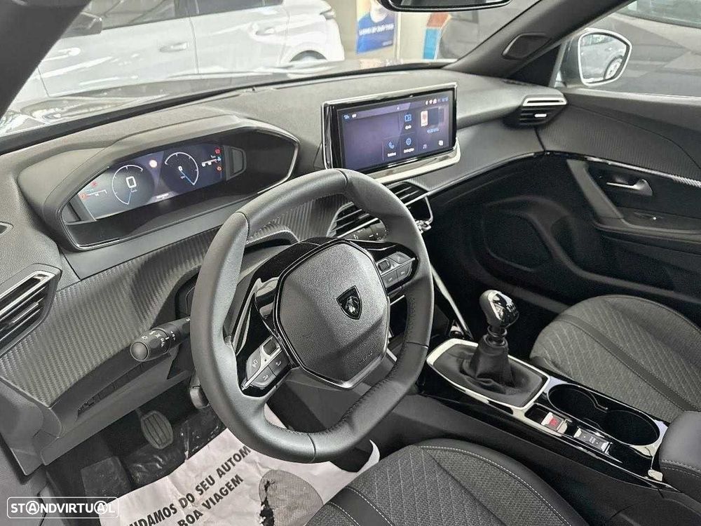 Peugeot 2008 1.2 PureTech Allure - 15