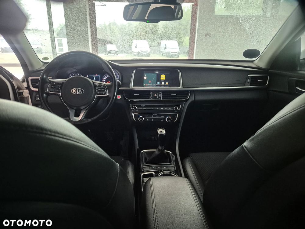 Kia Optima - 8