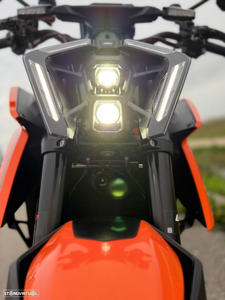 KTM Superduke 1390 R - 20