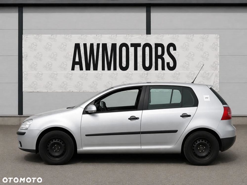 VOLKSWAGEN GOLF 2006 *SAMOCHÓD NA CZĘŚCI* 5797 8E / A7W MASKA, LAMPA, DRZWI, LUSTERKO, ZDERZAK, GRILL, BŁOTNIK, KLAPA, BELKA, DESKA, FOTELE, KANAPA, ĆWIARTKA KIEROWNICA, TARCZE, ZACISKI, ZAWIESZENIE, KOMPLETNY PRZÓD, KOMPLETNY TYŁ, LICZNIK, ZEGARY, PRAWE LEWE PRZÓD TYŁ - 1
