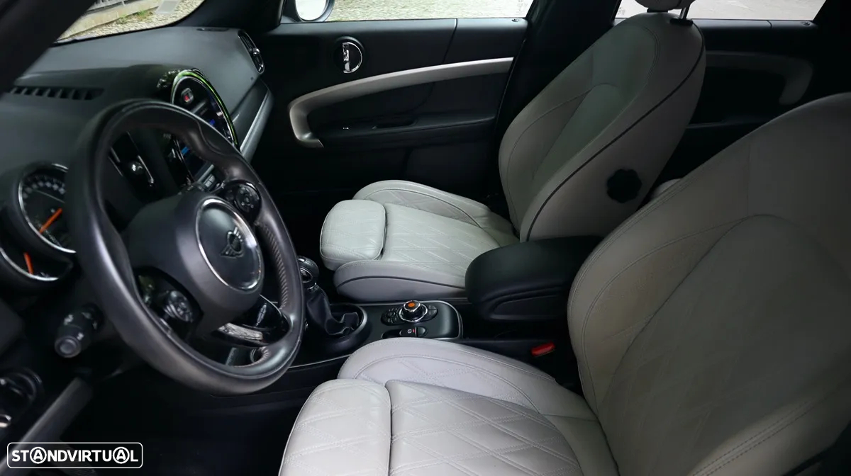 MINI Countryman Cooper SE ALL4 Auto - 38