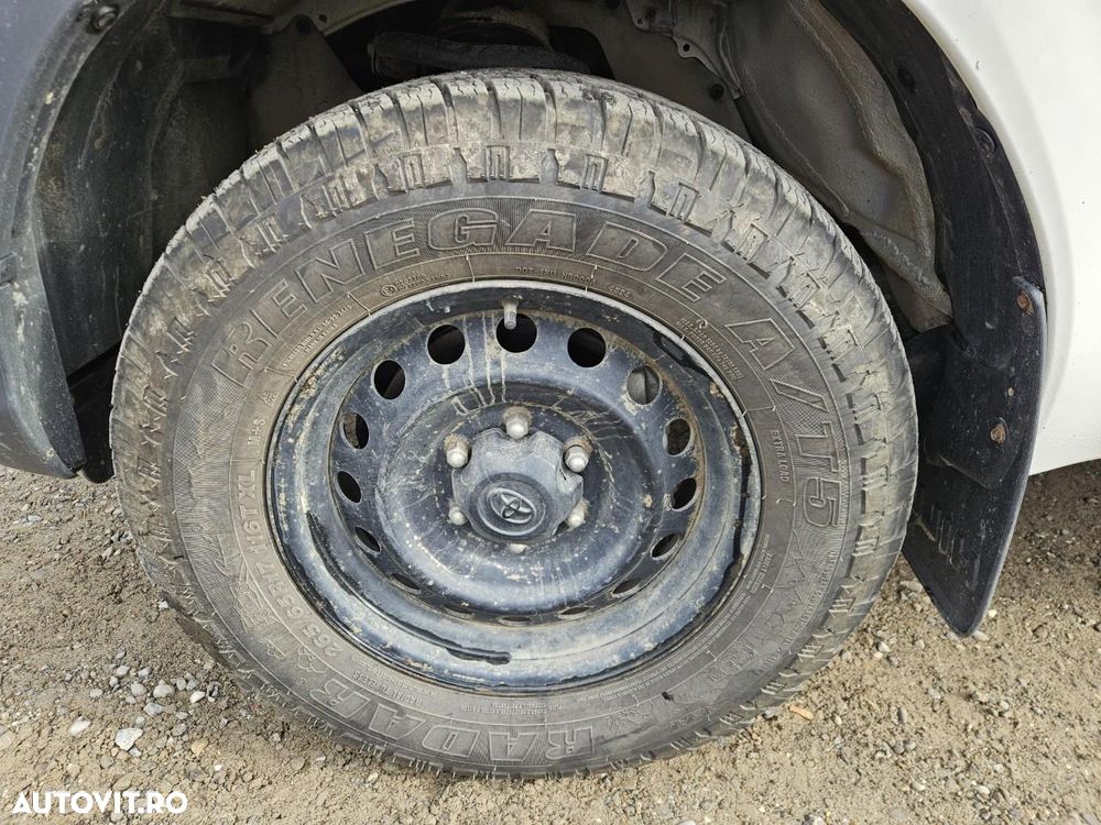 Toyota Hilux 4x4 Double Cab M/T Style - 11