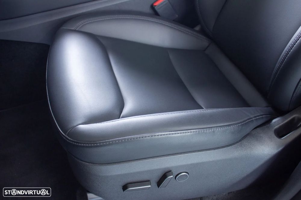 Tesla Model Y Performance Dual Motor AWD - 5