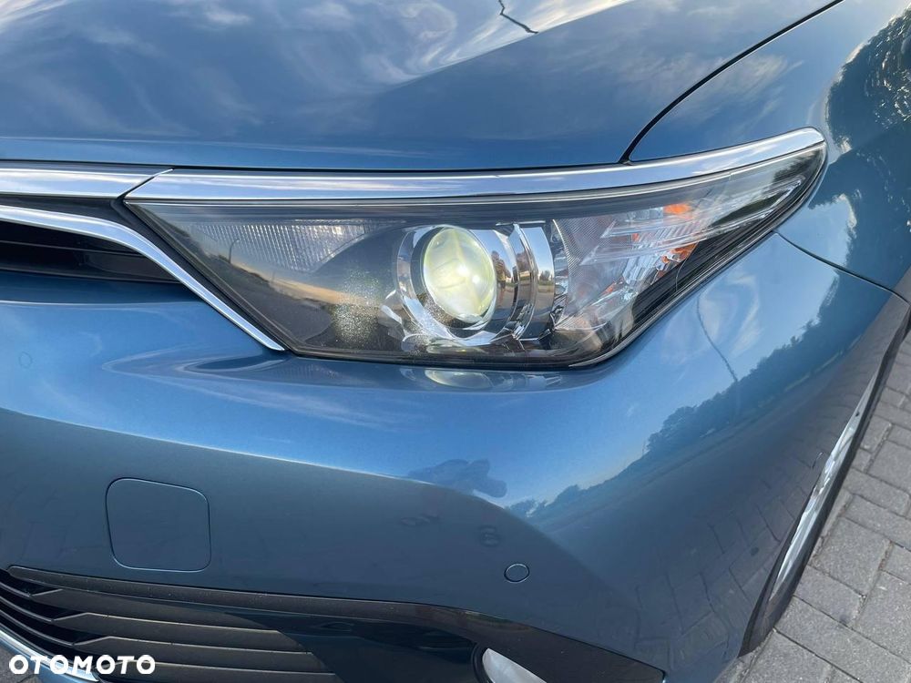 Toyota Auris Hybrid 135 Premium - 10