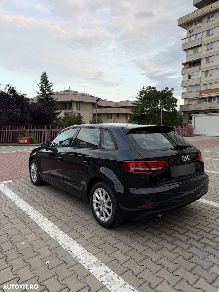 Audi A3 1.6 TDI S tronic Sport - 4