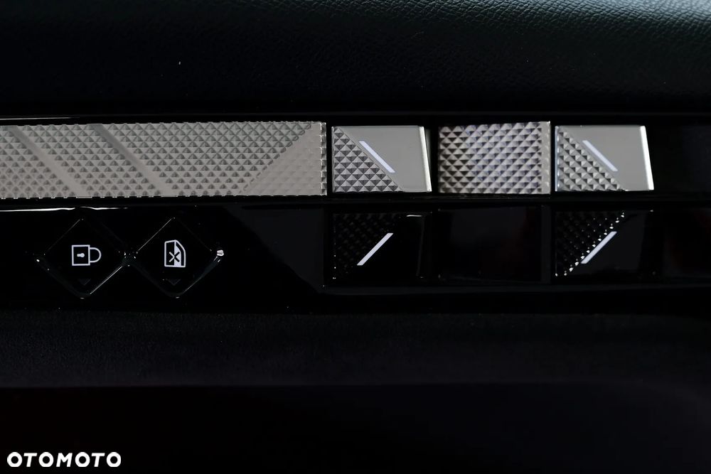 DS Automobiles DS 4 1.5 BlueHDi Performance Line + - 31