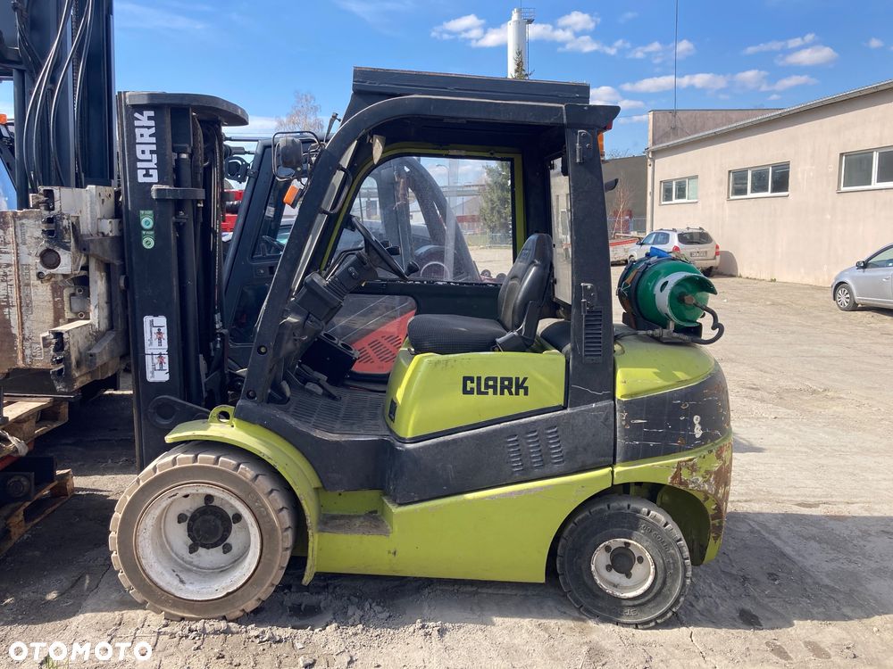 Clark [2007] Wózek widłowy CLARK C30L 3tony gaz - 4