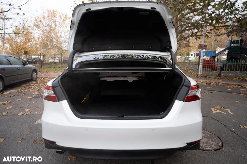 Toyota Camry 2.5 Hybrid Exclusive - 11