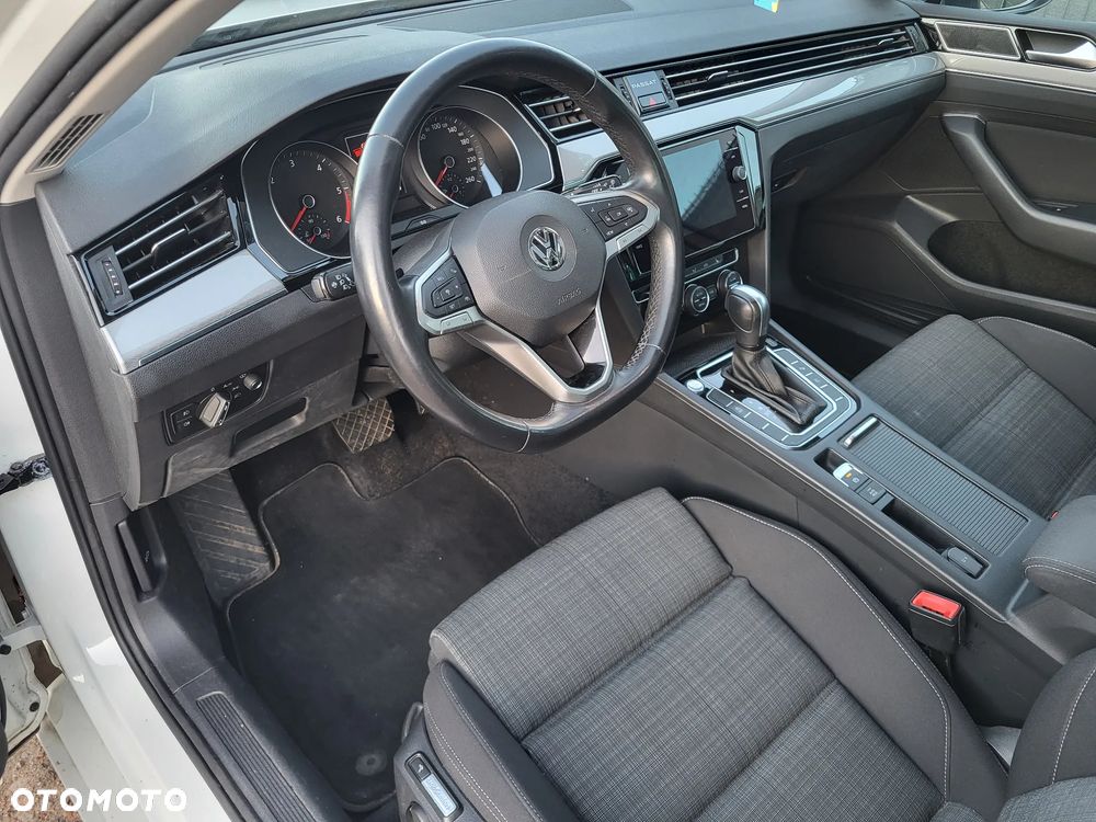 Volkswagen Passat 2.0 TDI SCR DSG Business - 8