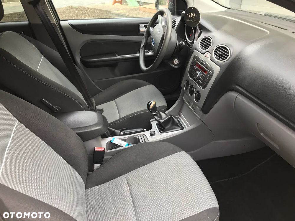 Ford Focus 1.6 TDCi DPF Style+ - 8