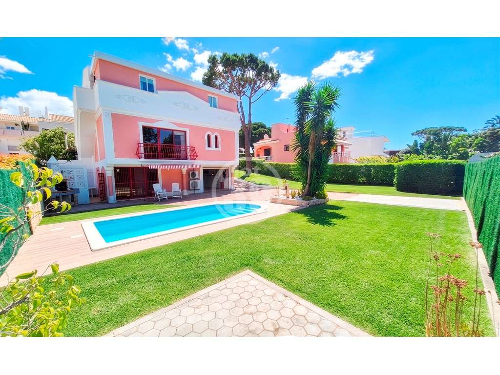 Moradia de 3 pisos com piscina em Vilamoura, Portugal. - Grande imagem: 2/47