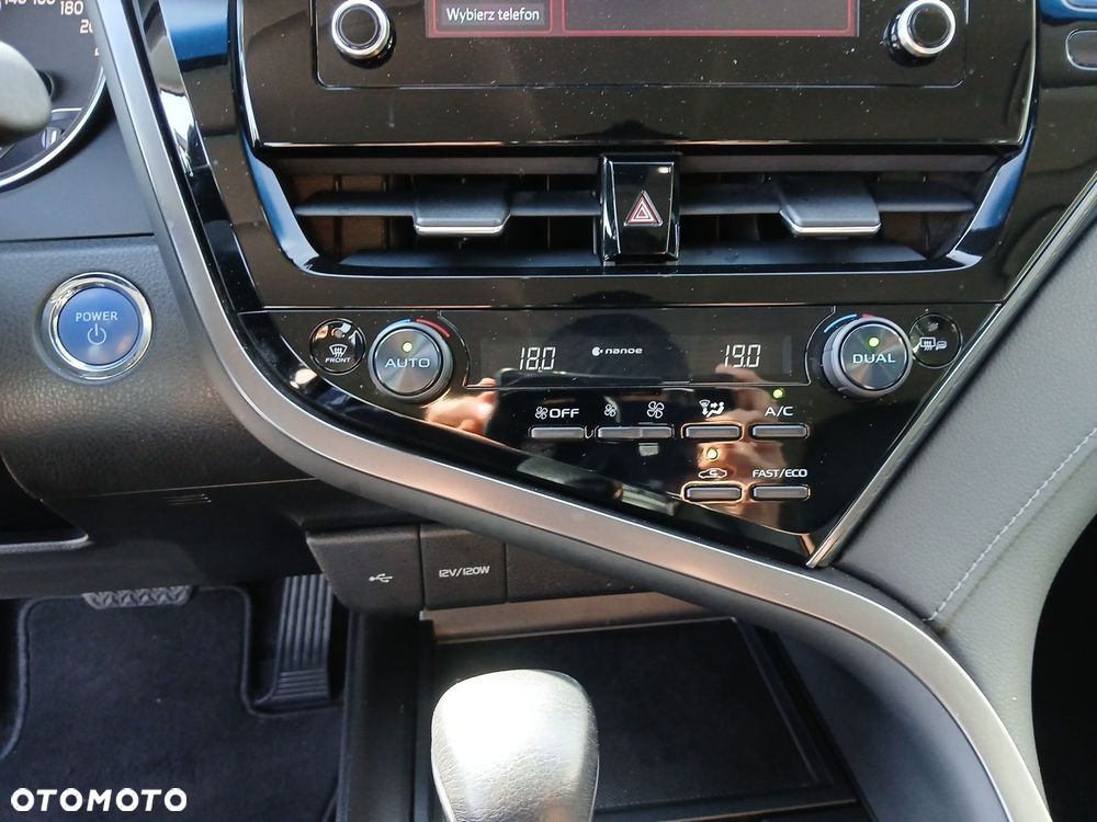 Toyota Camry 2.5 Hybrid Comfort CVT - 30