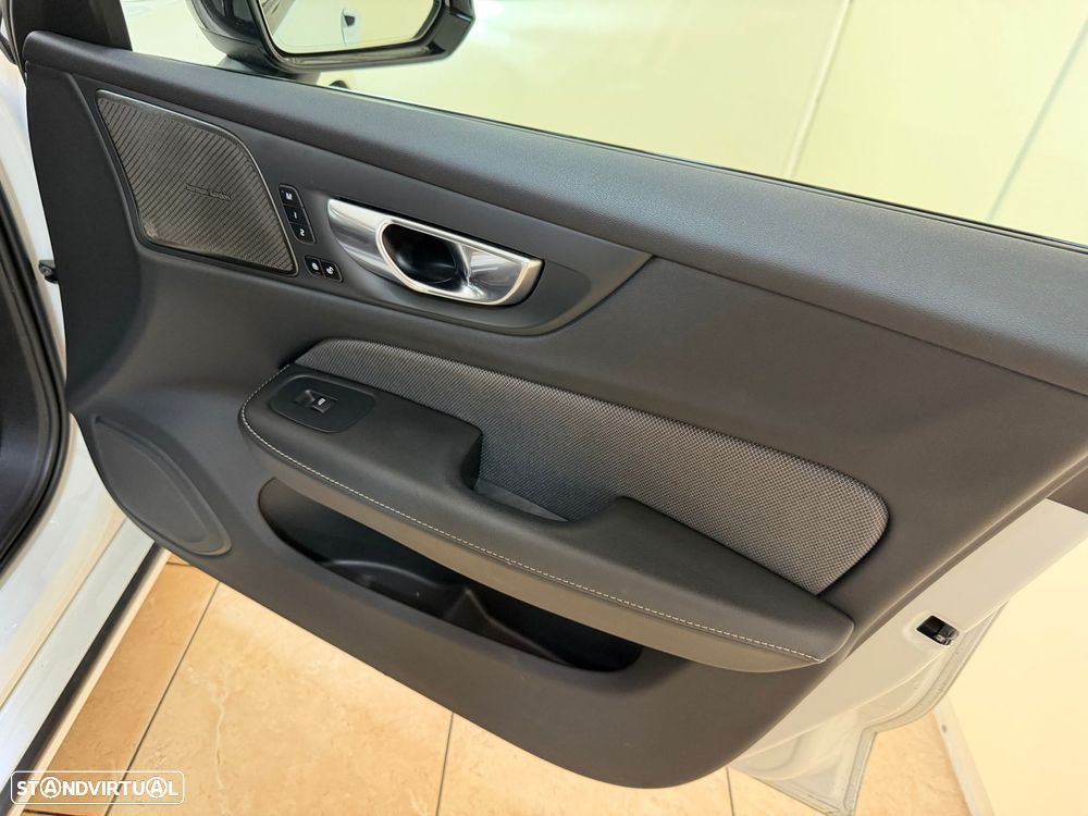 Volvo V60 2.0 T8 AWD TE Plus Dark - 55