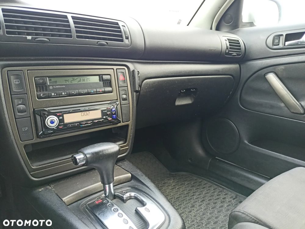 Volkswagen Passat - 10