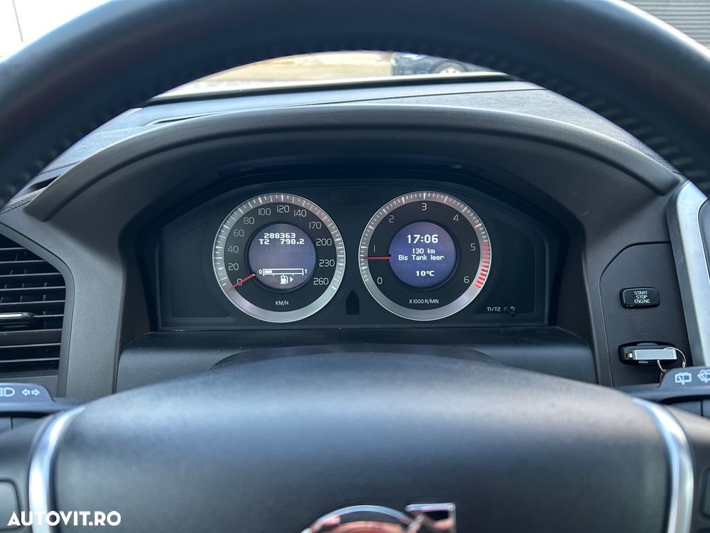 Volvo XC 60 D5 AWD - 9