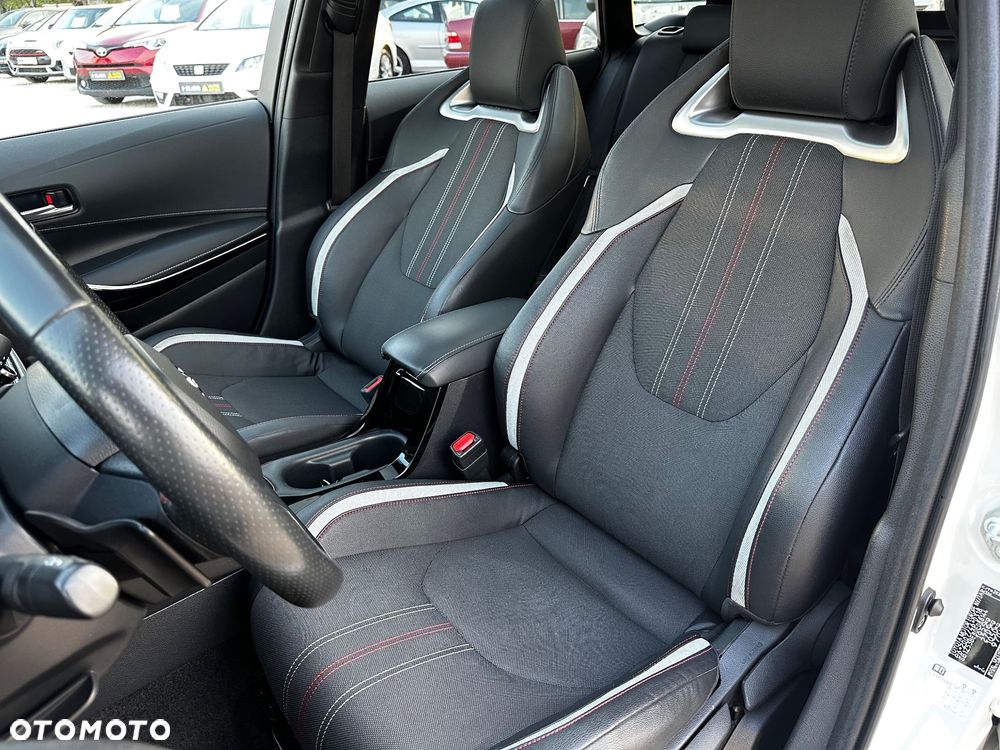 Toyota Corolla 2.0 Hybrid GR Sport - 31