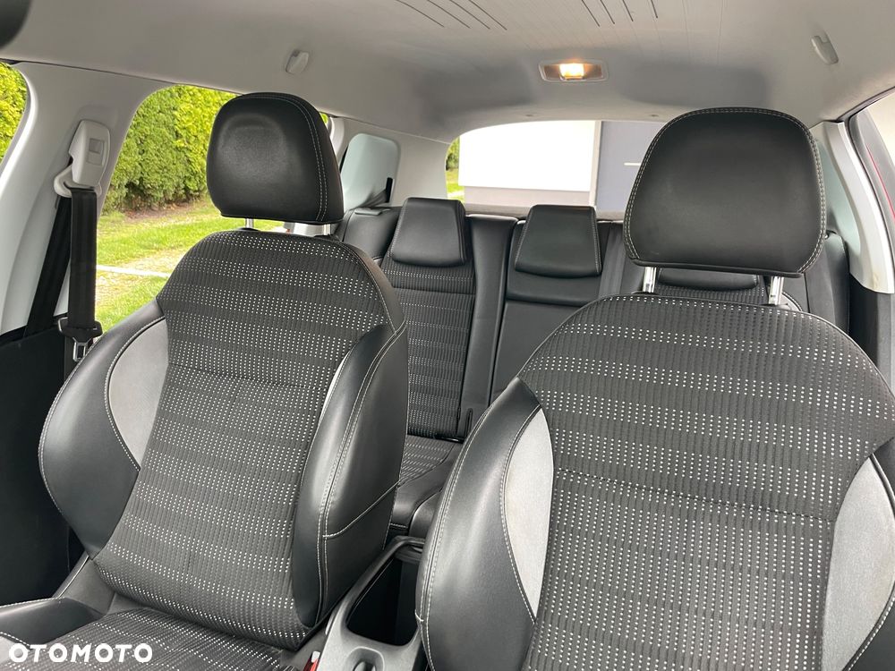 Peugeot 2008 1.2 Pure Tech Allure S&S - 13